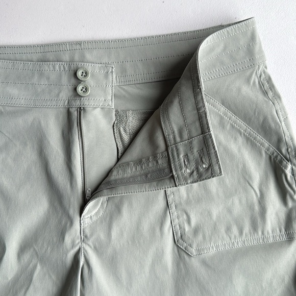 Eddie Bauer Sage Green Rolled Hem Bermuda Shorts Lightweight Casual - Picture 7 of 15